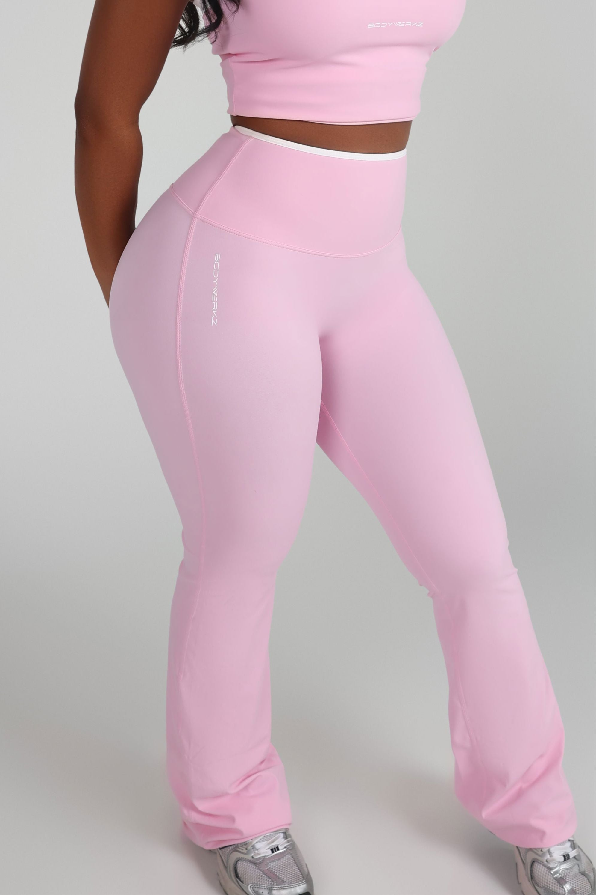 OUTLINE FLARE PANTS bodywerkz S Pink 
