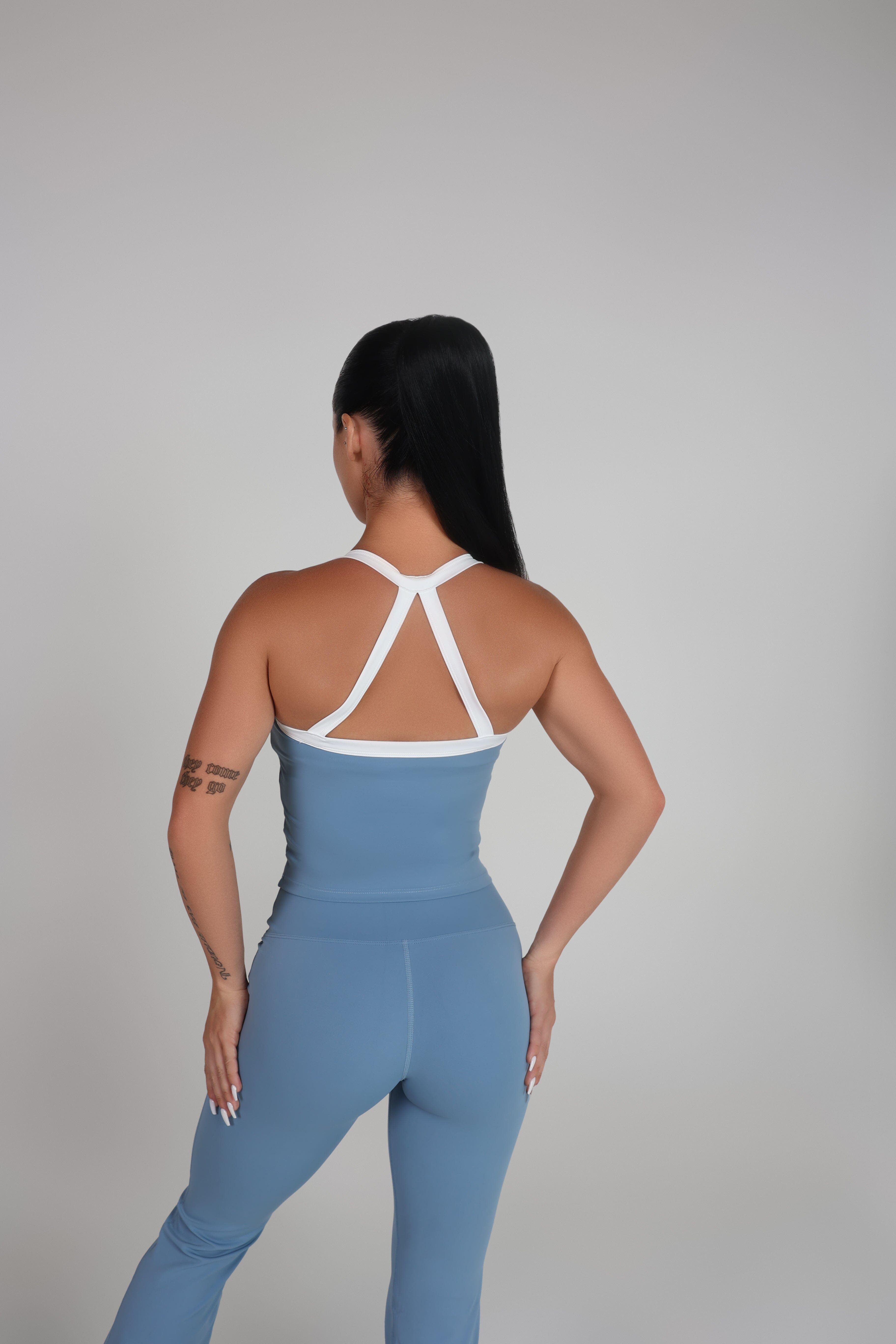 OUTLINE STRAP TOP bodywerkz 
